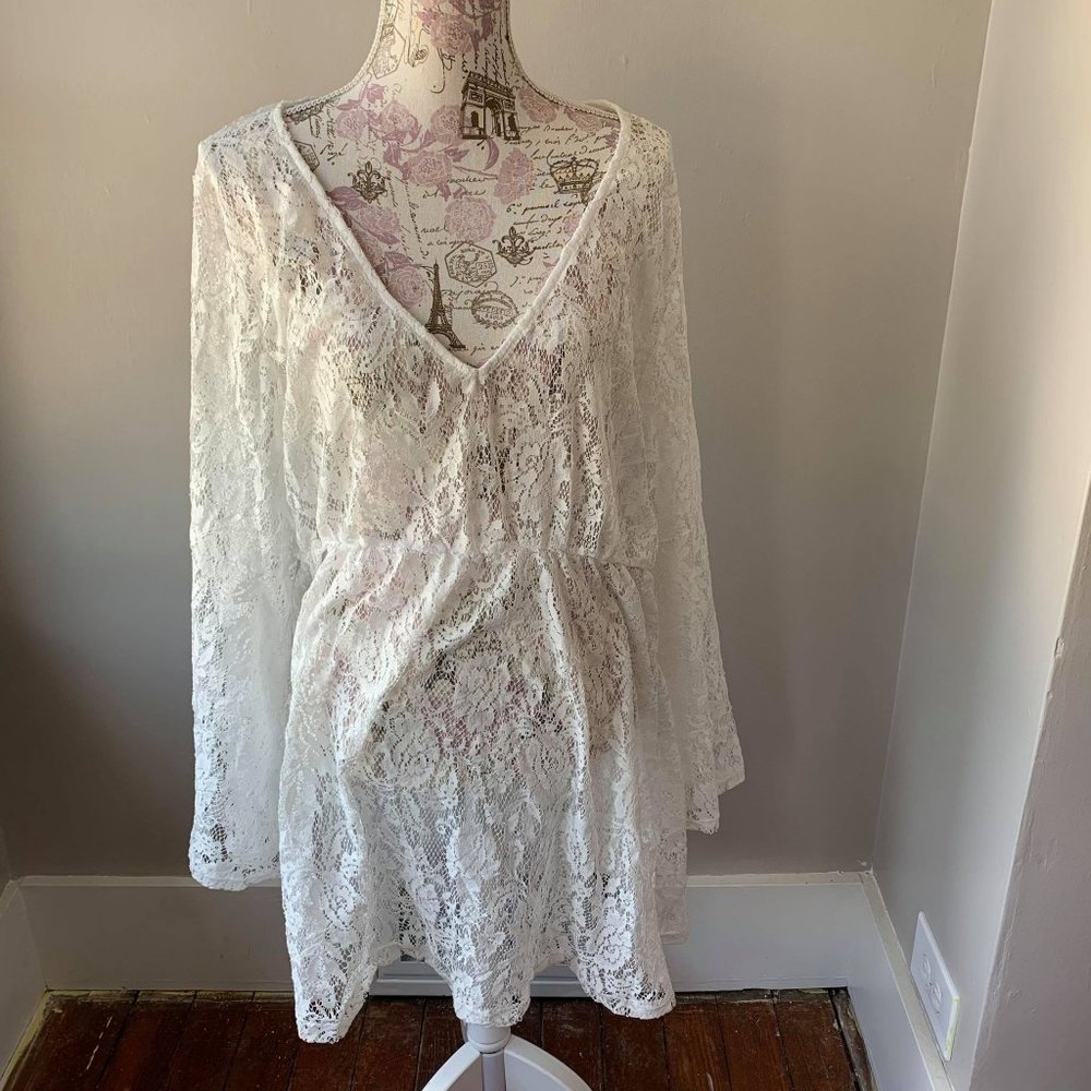 Torrid Floral Lace Tunic Blouse Size 3